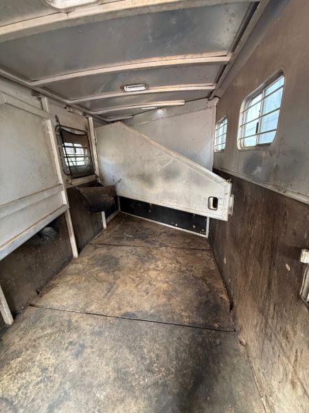 Consignment 2000 Exiss Trailers SS400 4 Horse Slant Gooseneck Horse Trailer