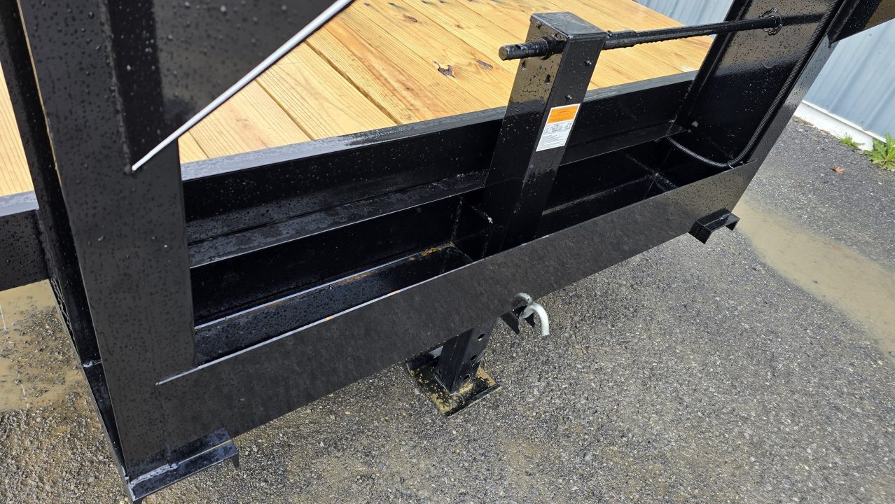 New Quality Trailers General Duty Gooseneck / 24' / 14000 GVWR