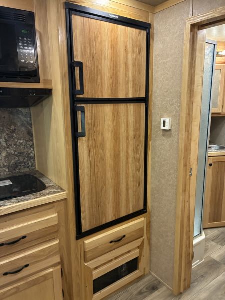 Used 2023 Lakota 3H 14'LQ Horse Trailer