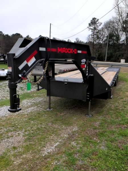 New 2026 MAXX-D YDX Hydraulic Dovetail Flatbed Trailer