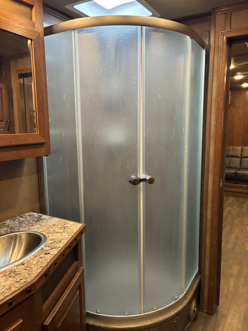 Used 2018 Lakota BI8319SROK 3H 19'LQ with Outside Entertainment Horse Trailer