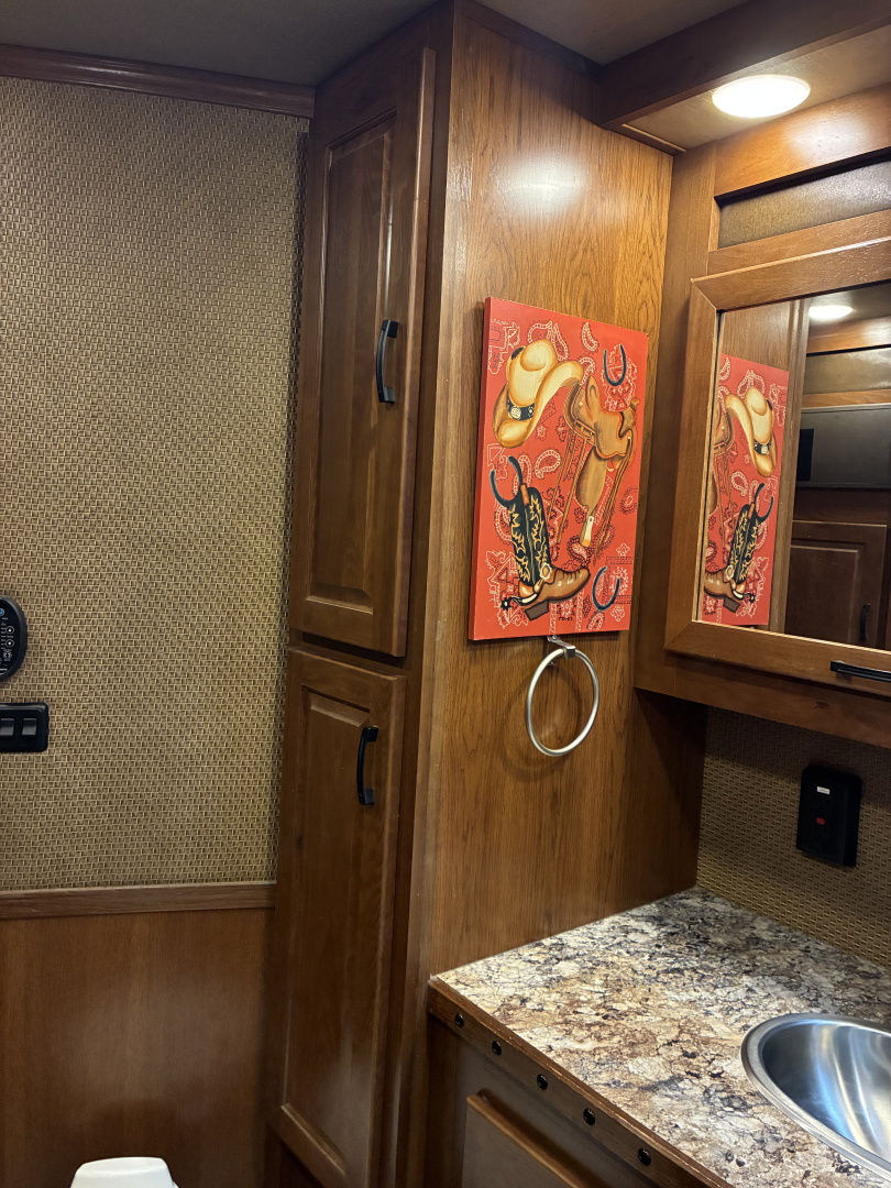 Used 2018 Lakota BI8319SROK 3H 19'LQ with Outside Entertainment Horse Trailer