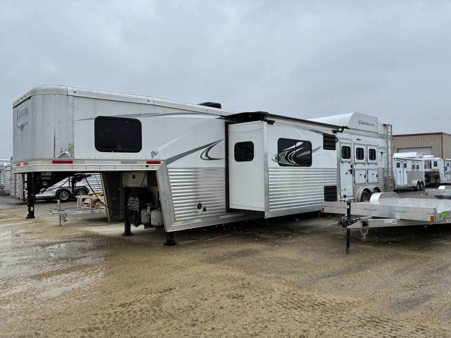 Used 2018 Lakota BI8319SROK 3H 19'LQ with Outside Entertainment Horse Trailer