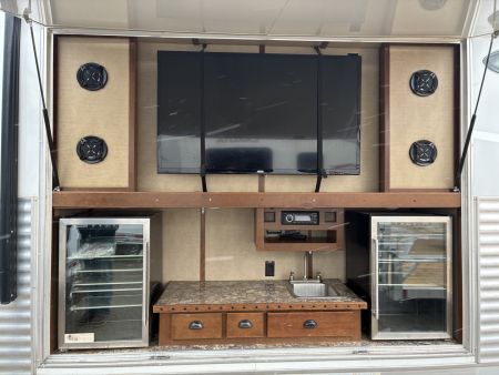 Used 2018 Lakota BI8319SROK 3H 19'LQ with Outside Entertainment Horse Trailer