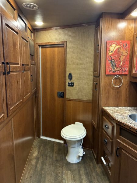 Used 2018 Lakota BI8319SROK 3H 19'LQ with Outside Entertainment Horse Trailer