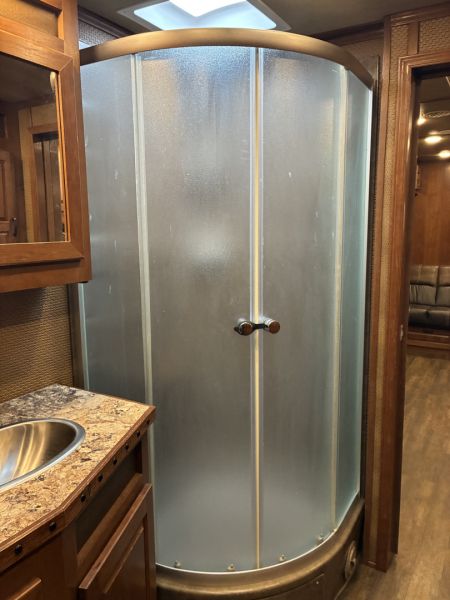 Used 2018 Lakota BI8319SROK 3H 19'LQ with Outside Entertainment Horse Trailer
