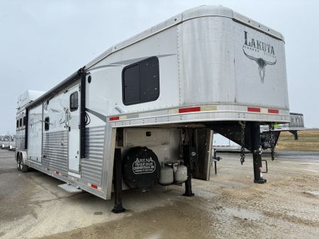 Used 2018 Lakota BI8319SROK 3H 19'LQ with Outside Entertainment Horse Trailer