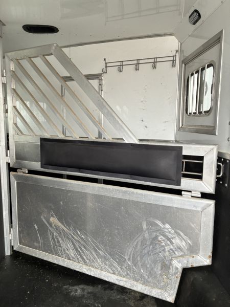 Used 2018 Lakota BI8319SROK 3H 19'LQ with Outside Entertainment Horse Trailer