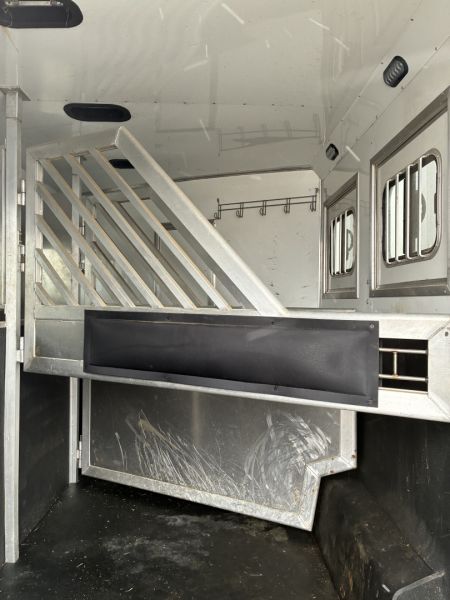 Used 2018 Lakota BI8319SROK 3H 19'LQ with Outside Entertainment Horse Trailer