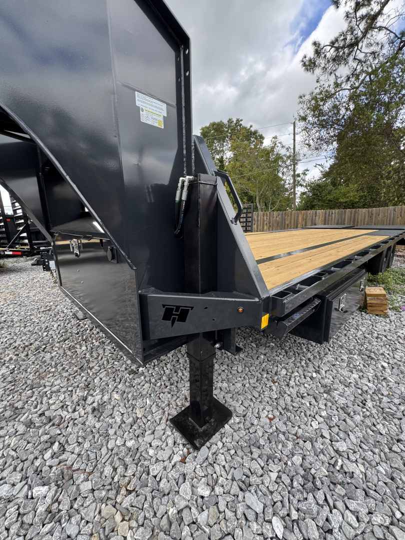 2026 Hillcrest Trailers photo 5