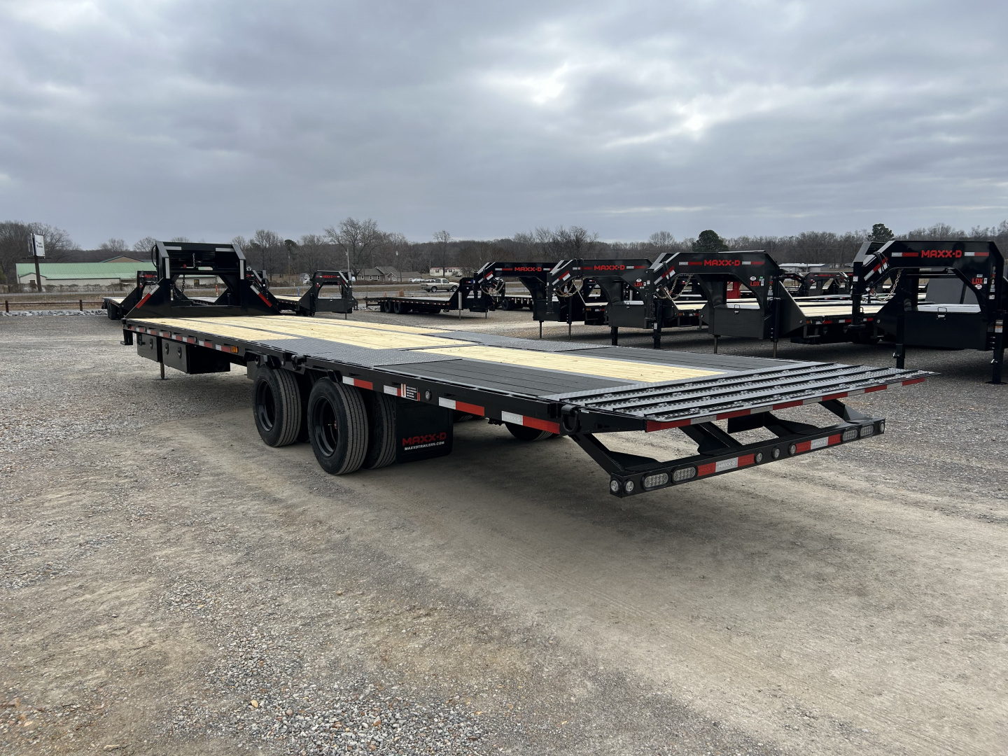 New 2026 MAXXD Hydraulic Dovetail Gooseneck Trailer | 102" x 34' | 40K GVWR