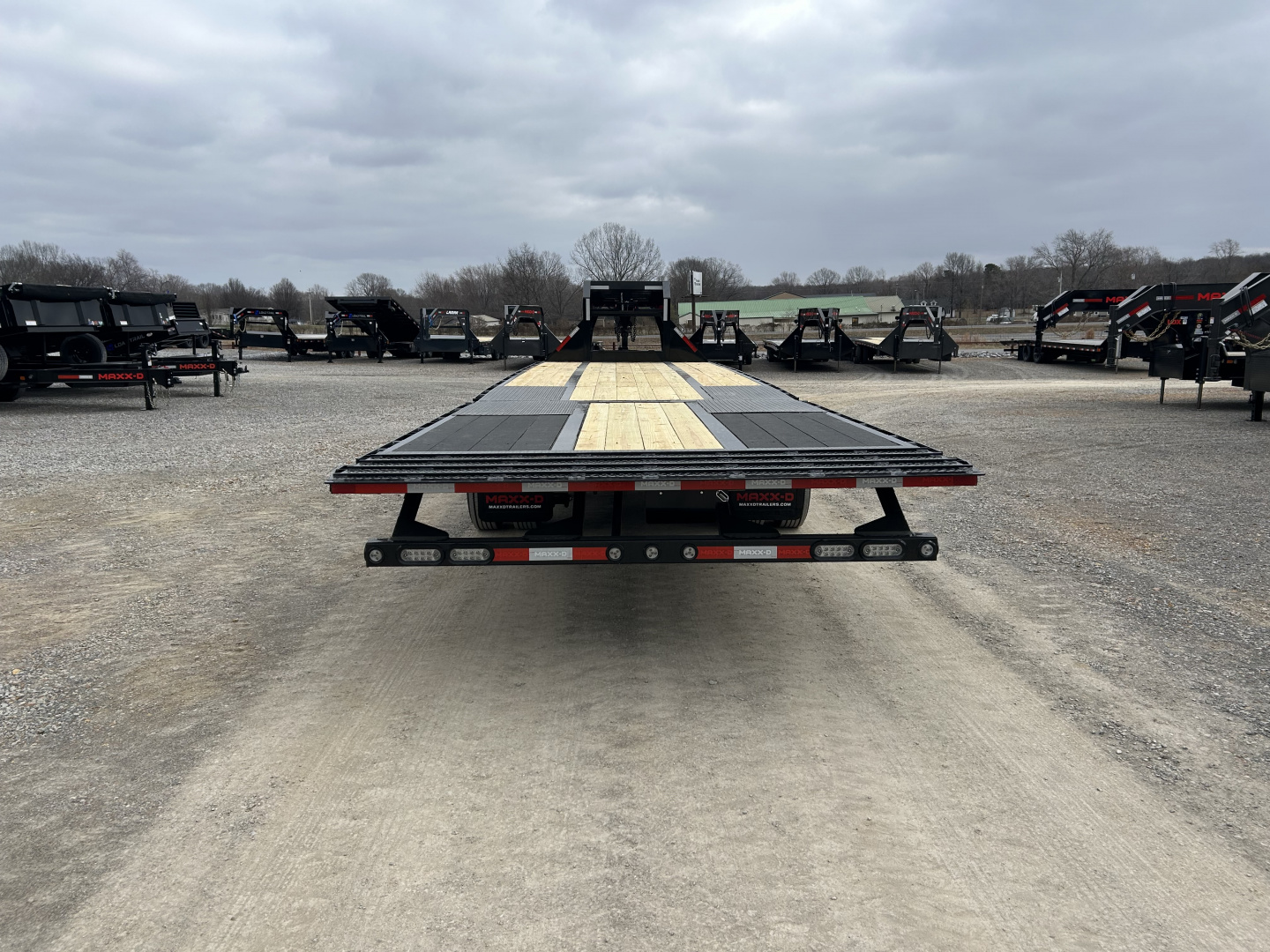 New 2026 MAXXD Hydraulic Dovetail Gooseneck Trailer | 102" x 34' | 40K GVWR