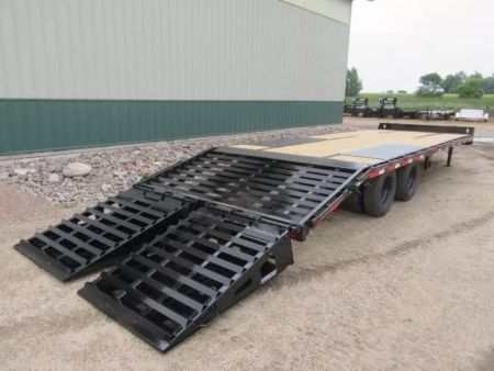 New 2026 28' 25K Diamond C PX210 Pintle Hitch Trailer