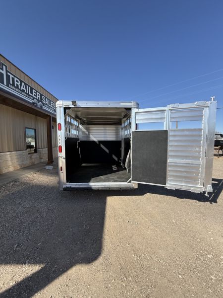 Used 2026 Hart Trailer LARIAT Horse Trailer