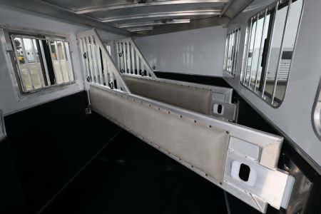 New 2026 Featherlite Trailers 9400 3 Horse Horse Trailer