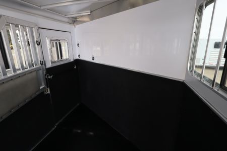 New 2026 Featherlite Trailers 9400 3 Horse Horse Trailer