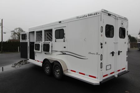 New 2026 Trails West Classic II 4 Horse Extra Tall Trailer - Escape Door - Lined and Insulated