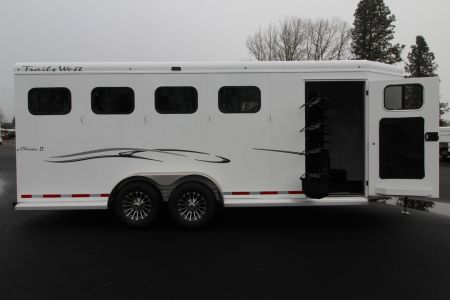 New 2026 Trails West Classic II 4 Horse Extra Tall Trailer - Escape Door - Lined and Insulated