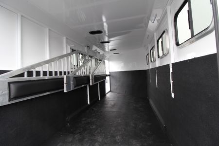 New 2026 Trails West Classic II 4 Horse Extra Tall Trailer - Escape Door - Lined and Insulated
