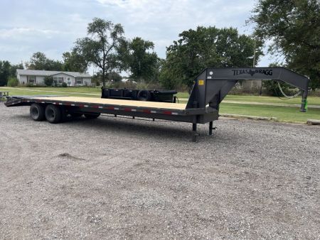 New 2026 Texas Bragg Trailers 102 x30' Deckover Gooseneck