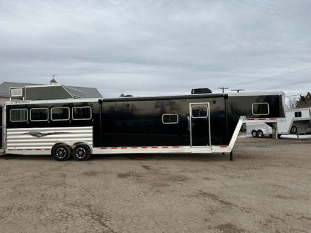 New 2026 Featherlite 4 Horse Living Quarter