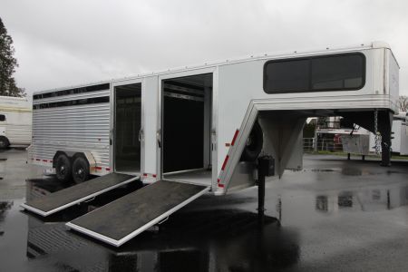 New 2026 Frontier 24' Stock Combo - 18' stock area w/ side ramp- 6' Tack room W/ Ramp & More!