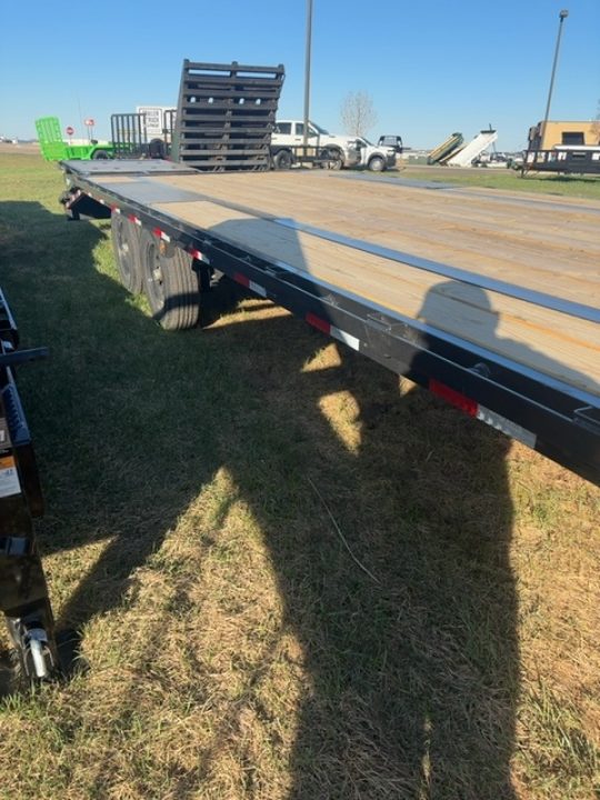 New 2026 Big Tex Trailers 14GN-30D5A Flatbed Trailer