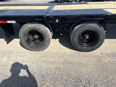 New 2026 MAXXD Hydraulic Dovetail Gooseneck Trailer | 102" x 36' | 40K GVWR