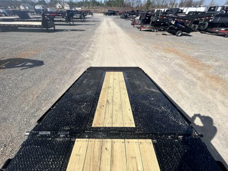 New 2026 MAXXD Hydraulic Dovetail Gooseneck Trailer | 102" x 36' | 40K GVWR