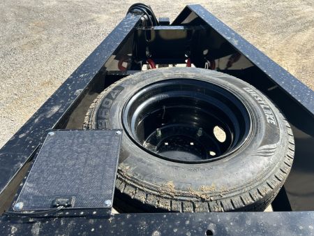 New 2026 MAXXD Hydraulic Dovetail Gooseneck Trailer | 102" x 36' | 40K GVWR