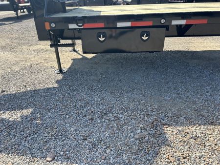 New 2026 MAXXD Hydraulic Dovetail Gooseneck Trailer | 102" x 36' | 40K GVWR