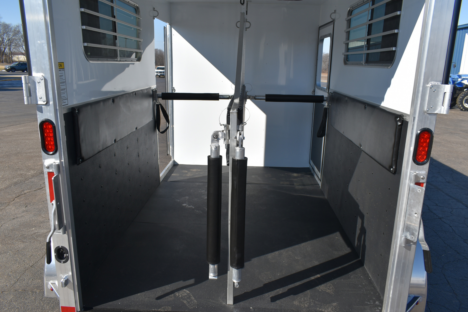 New 2027 Kiefer Manufacturing KRS straight 2H/BP Horse Trailer