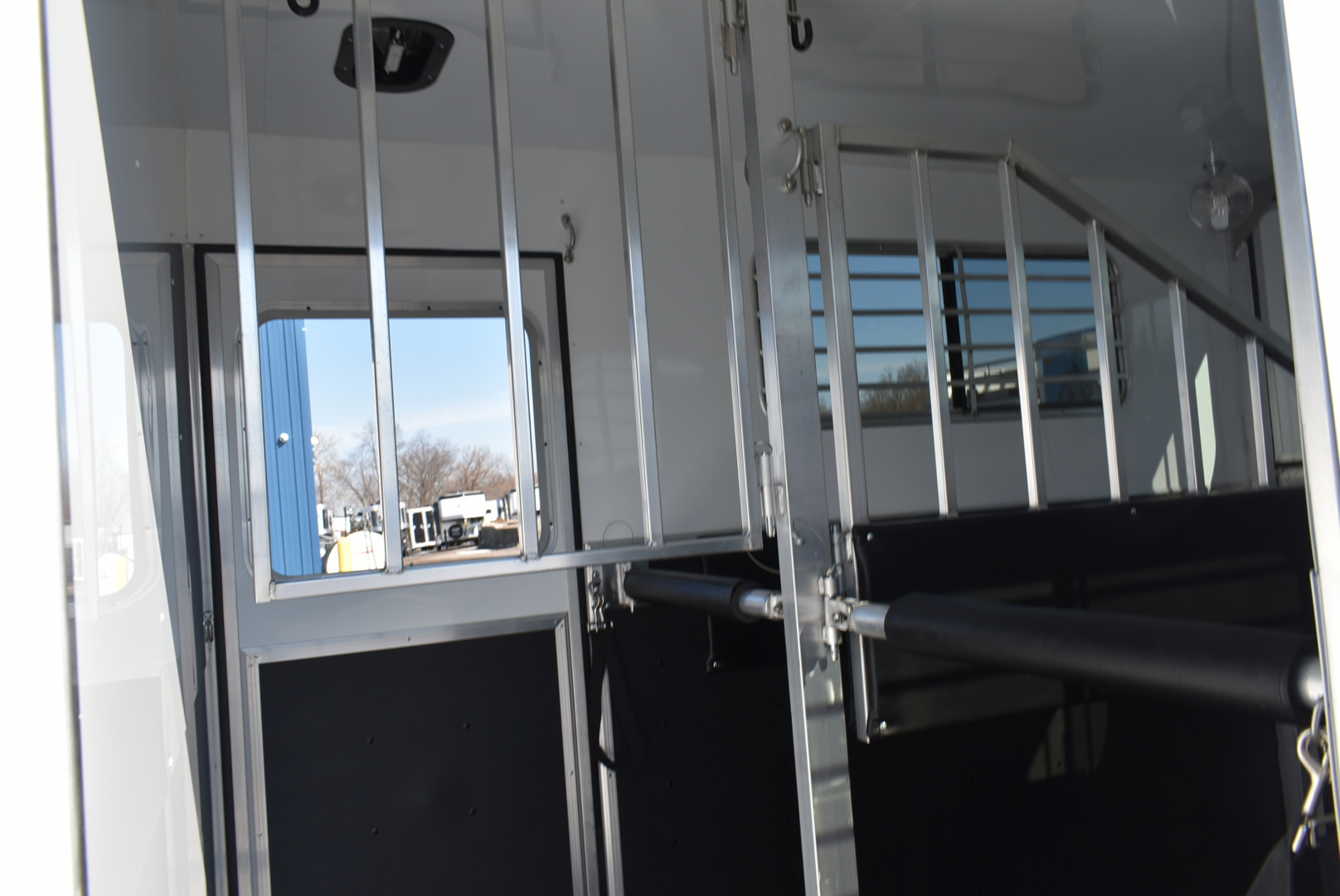 New 2027 Kiefer Manufacturing KRS straight 2H/BP Horse Trailer