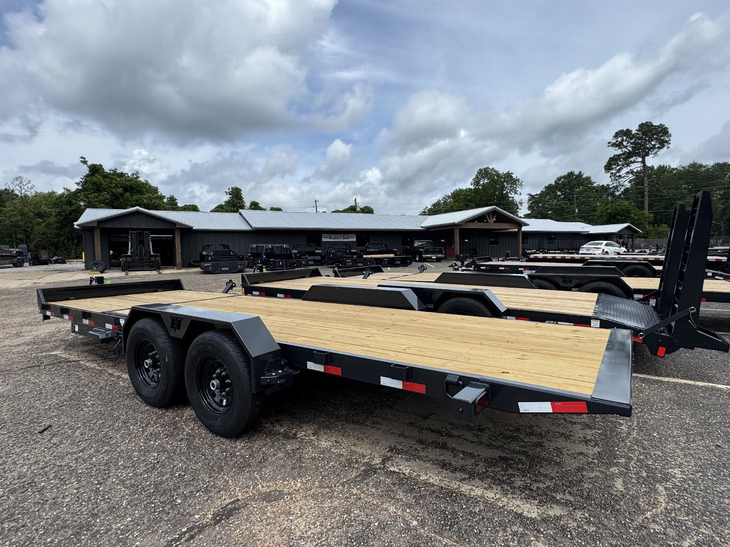 2026 Hillcrest Trailers photo 5