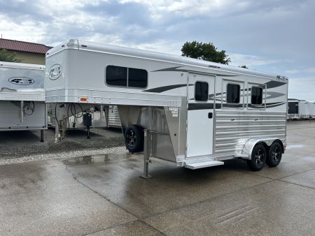 New 2026 4-Star Trailers 2 Horse Slant Load Horse Trailer