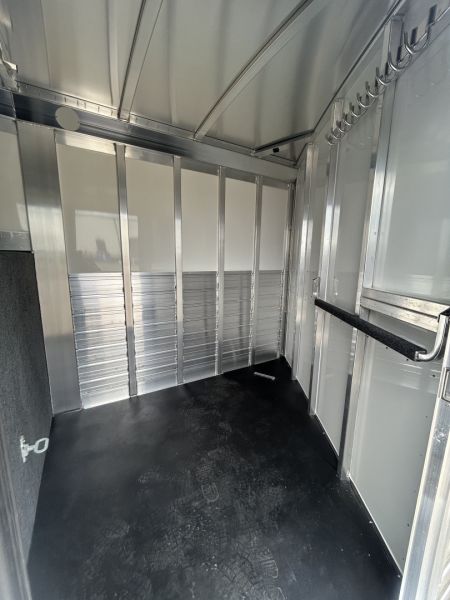 New 2026 4-Star Trailers 2 Horse Slant Load Horse Trailer
