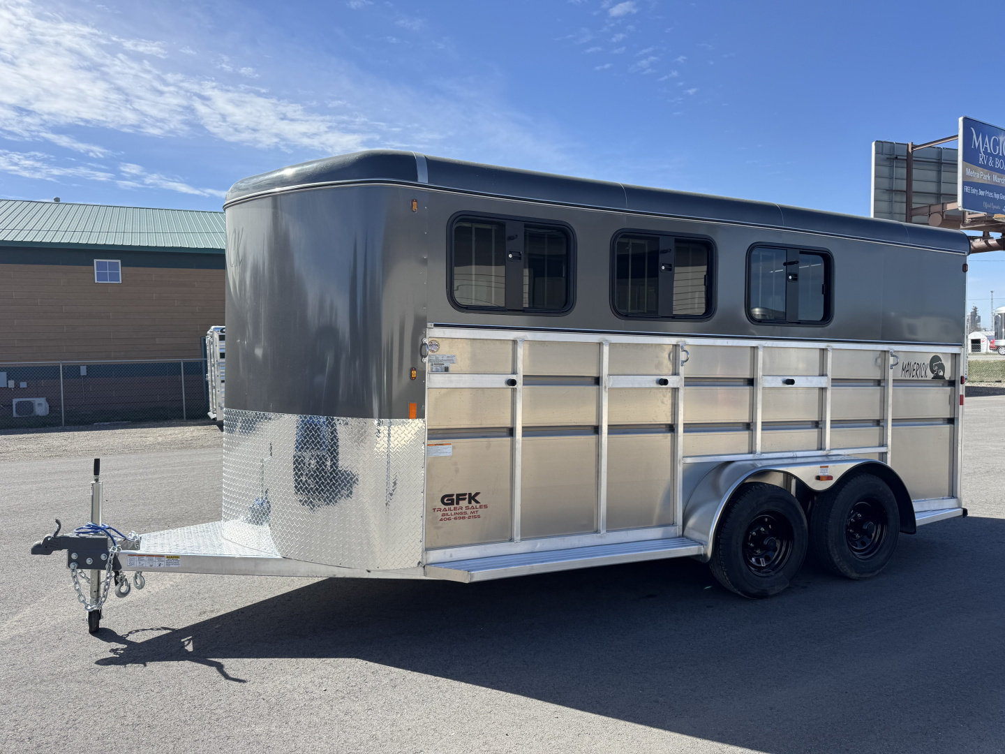 2026 Maverick Lite Deluxe photo 2