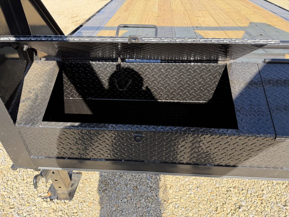New 2027 Double A 102"x26' Gooseneck 14K Gooseneck