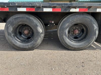 Used 2005 PJ Flatbed Trailer 28'