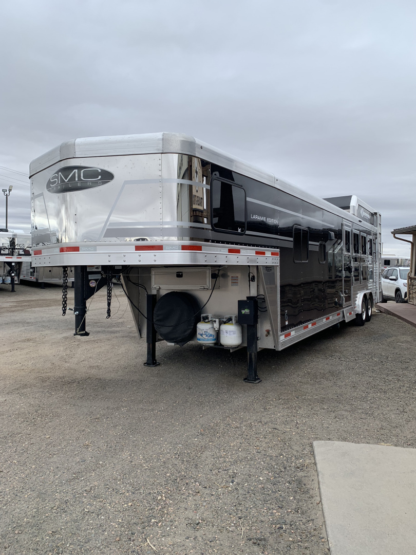 Used 2022 SMC SL8412SR Horse Trailer
