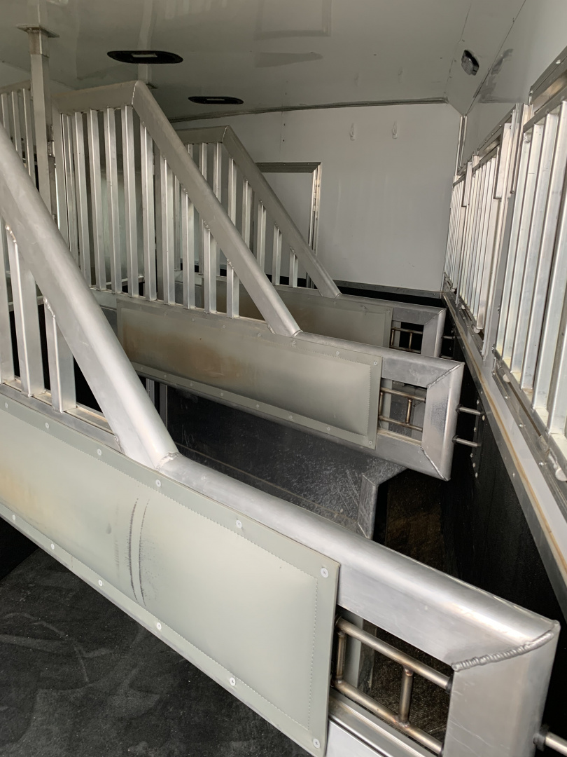 Used 2022 SMC SL8412SR Horse Trailer