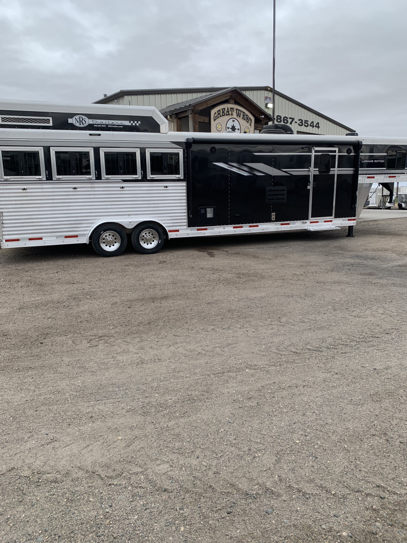 Used 2022 SMC SL8412SR Horse Trailer
