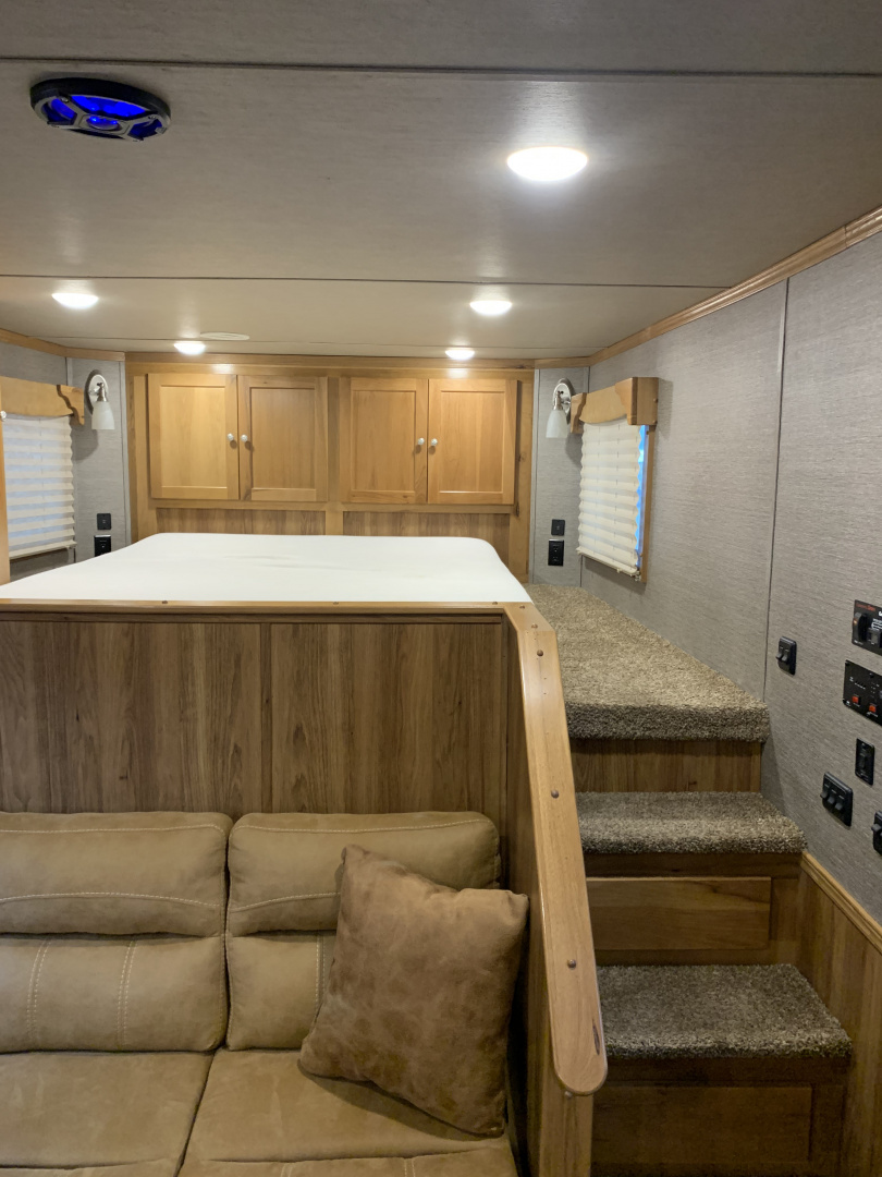 Used 2022 SMC SL8412SR Horse Trailer