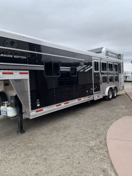Used 2022 SMC SL8412SR Horse Trailer