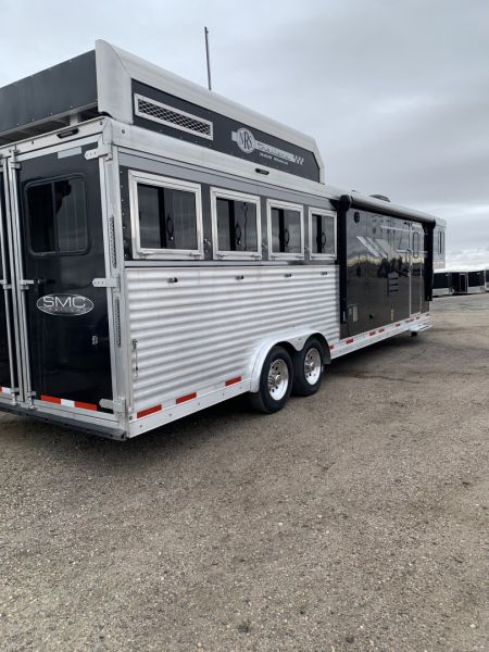Used 2022 SMC SL8412SR Horse Trailer