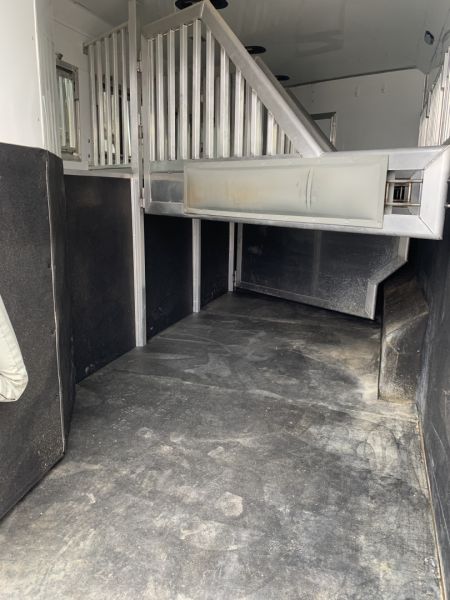 Used 2022 SMC SL8412SR Horse Trailer