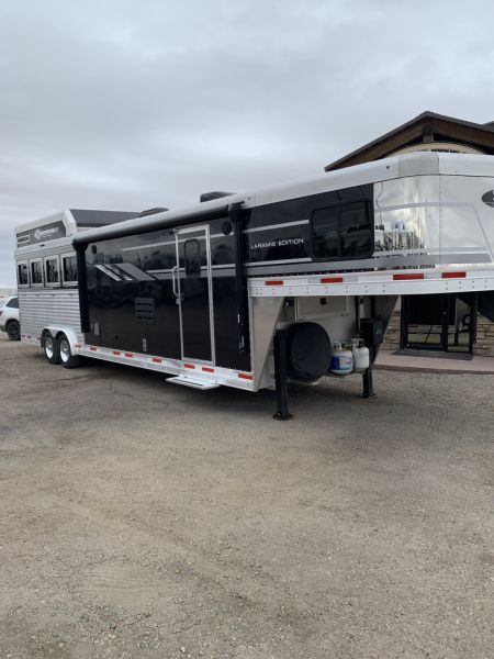 Used 2022 SMC SL8412SR Horse Trailer