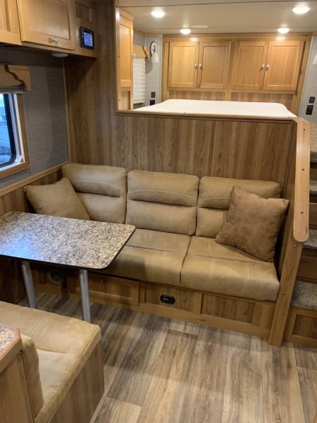 Used 2022 SMC SL8412SR Horse Trailer