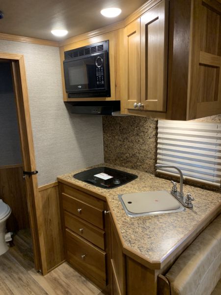 Used 2022 SMC SL8412SR Horse Trailer
