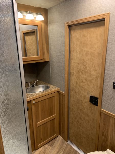 Used 2022 SMC SL8412SR Horse Trailer